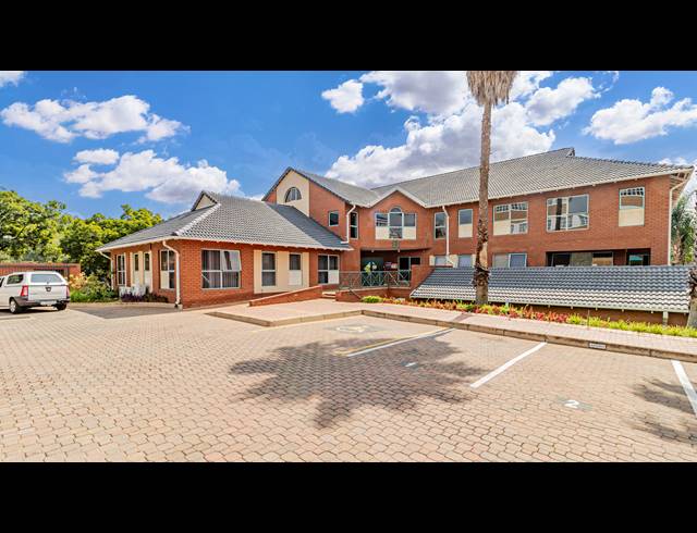 235M² OFFICE TO LET IN FERNDALE